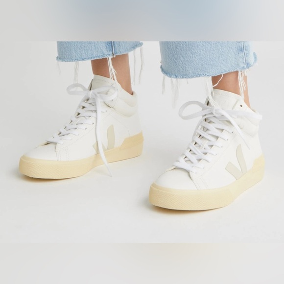 NWT Veja Women's White Sneakers size 40 - Picture 1 of 10